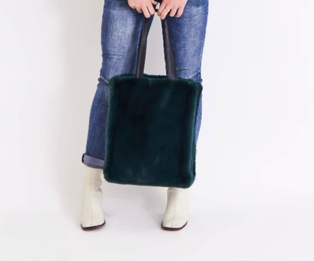 FAUX FUR SLOUCH BAG BOTTLE GREEN